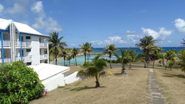 Vue Mer & Acces Direct A La Plage Avec Magnifique Piscine Surveillee Par Un Maitre Nageur Saint-Francois  Exterior photo